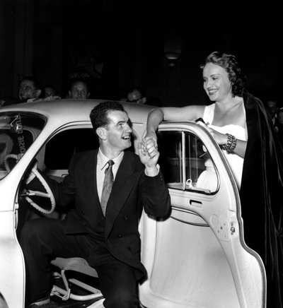 Ginette Leclerc Feminine Featured Of The Film Gas Oil Felicite Jean Brouat In The Renault 4 Cv During An Evening At The Salle Pleyel On The Occasion Of The Showcase Of The Film Gas Oil On October 13 by Unknown